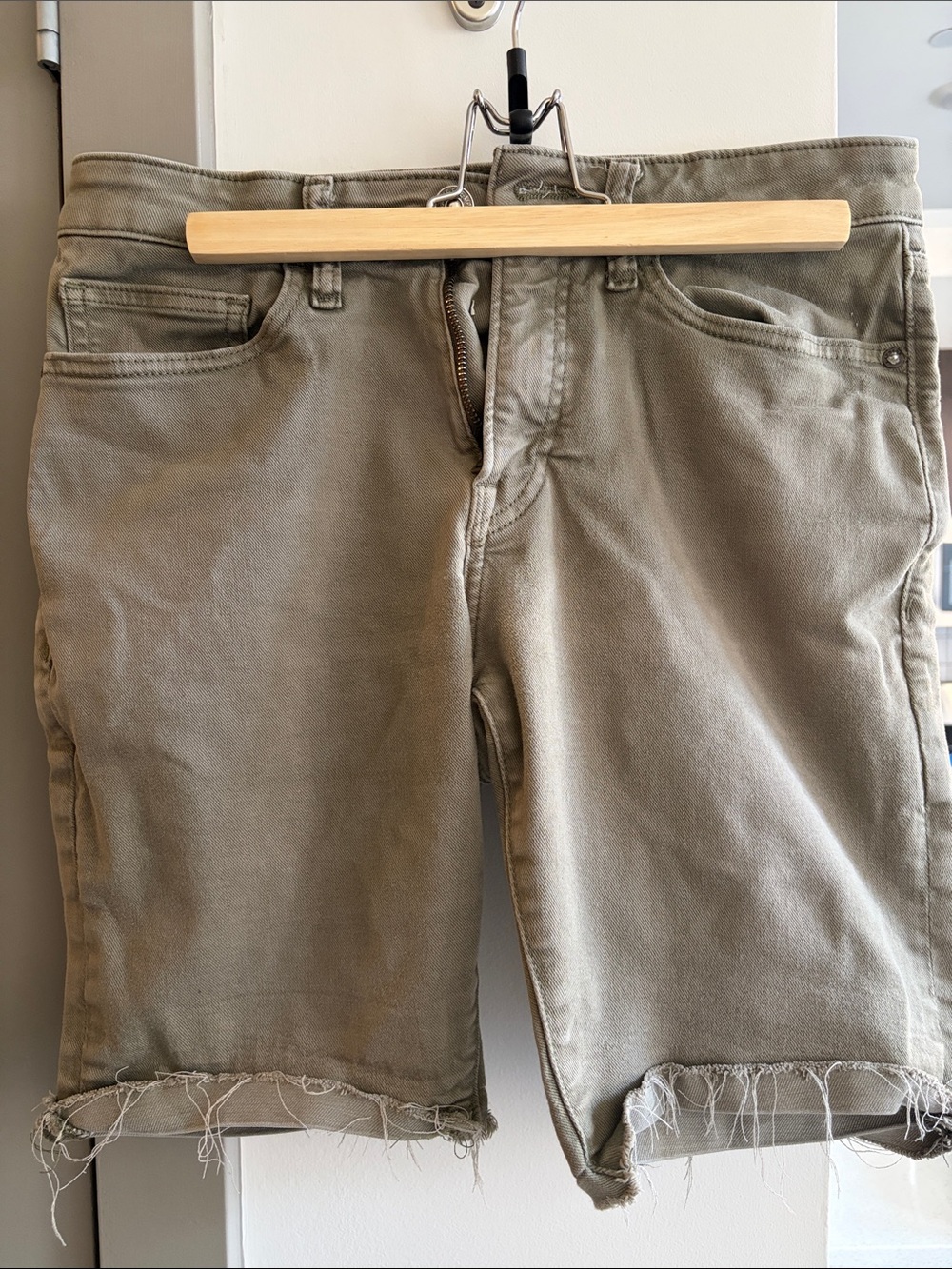 Solid Cuffed Hem Jean Shorts